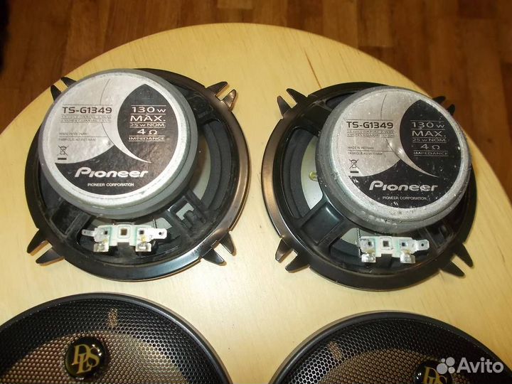 Динамики разные, в т.ч. вч, акустика разная