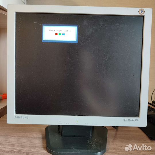 Монитор Samsung SyncMaster 710v