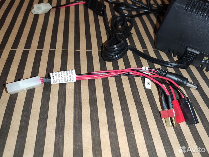 Зарядное устройство для аккумуляторов NiCD и NiMH