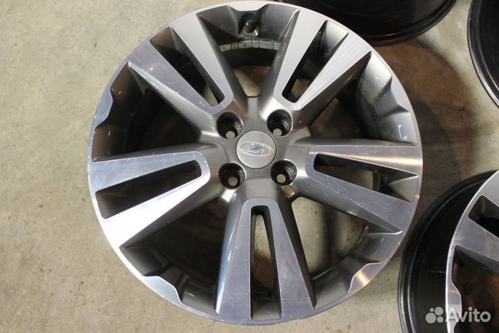 Оригинальные литые диски Vesta Cross R17