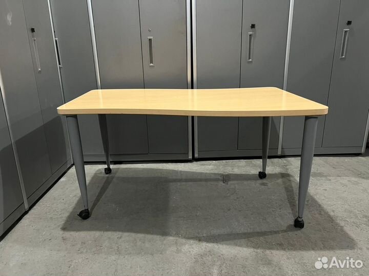 Стол на колёсиках Steelcase