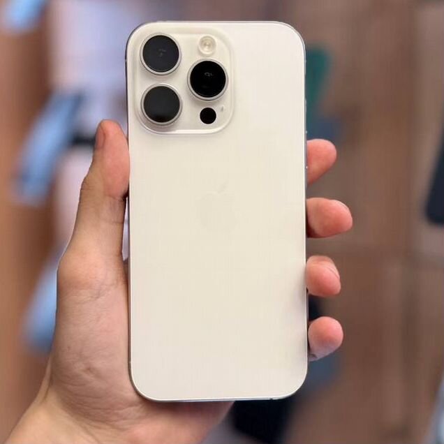 iPhone 16 Pro, 256 ГБ, SIM + eSIM