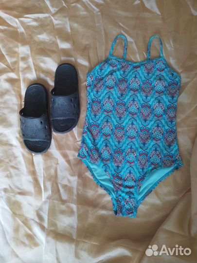 Купальник для девочки+сланцы