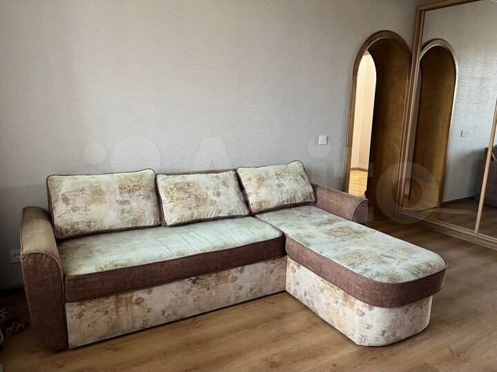 2-к. квартира, 60 м², 4/10 эт.