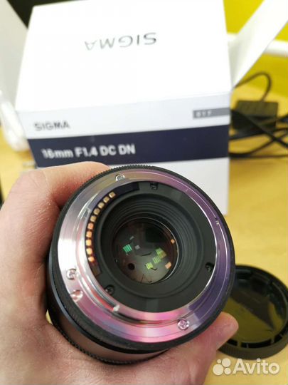 Широкоугольныйобъектив новый Sigma 16mmf/1,4 DC DN