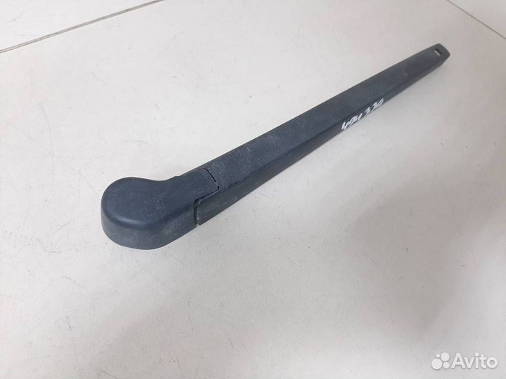 Поводок стеклоочистителя задний Skoda Rapid 2012-2