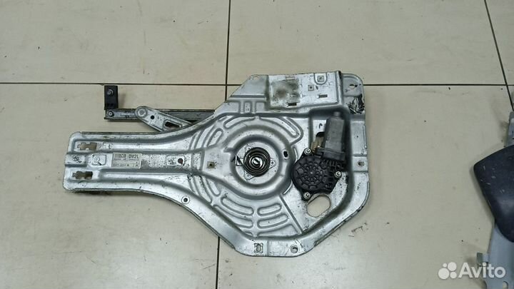 Стеклоподъемник электрический задний левый