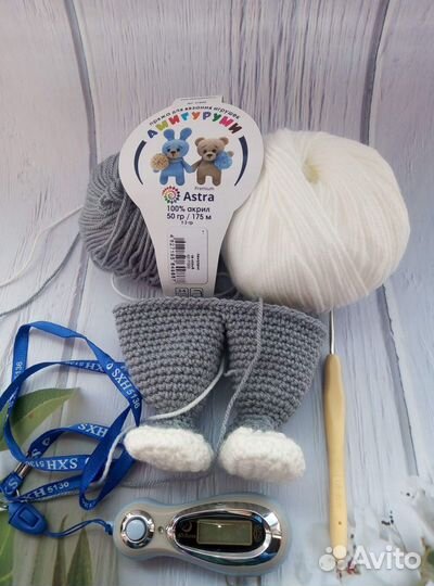 Зайка вязаный