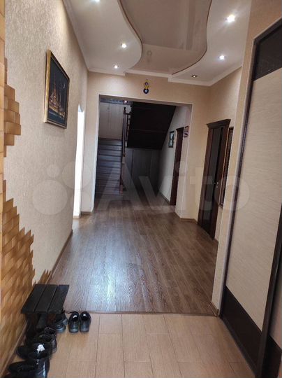 Дом 260 м² на участке 8,4 сот.