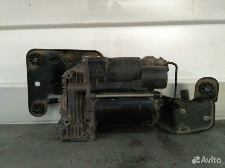 Компрессор пневмо подвески BMW X5 E70 X6 E71