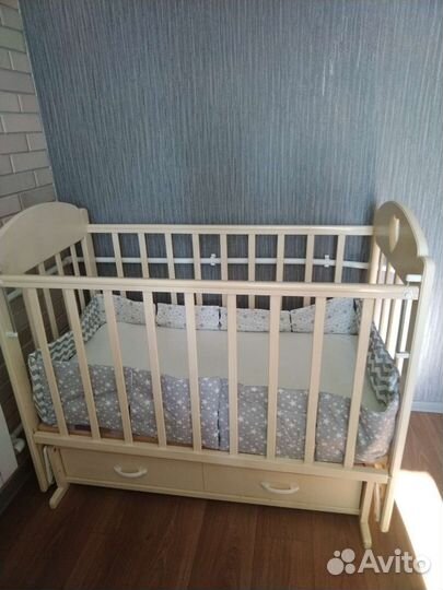 Детская кроватка