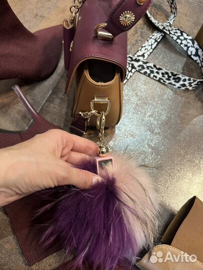 Кожаная сумка женская и шапка