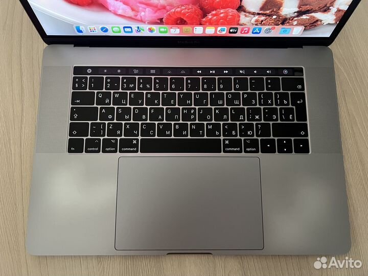 MacBook Pro 15 2017 i7 2.9/16/512Gb/Radeon 560 4Gb