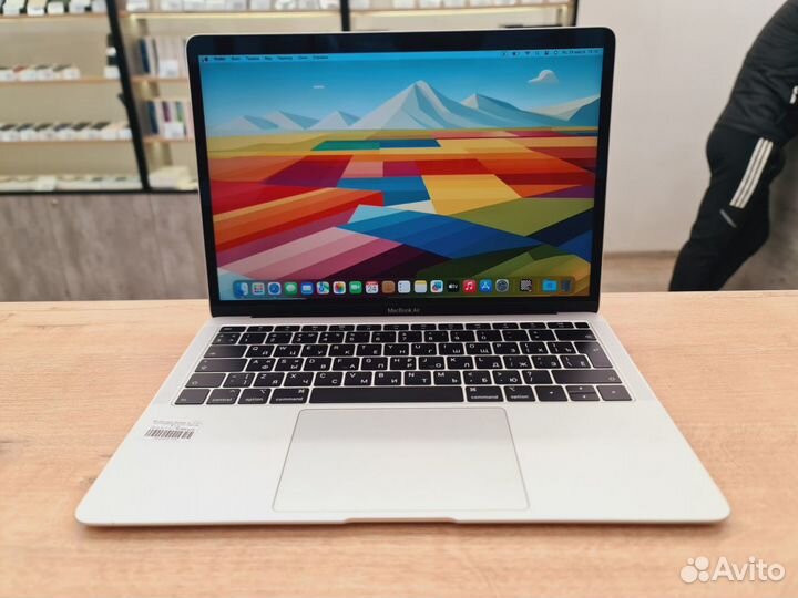 Apple MacBook Air 13 2019/Core i5/8gb/128gb