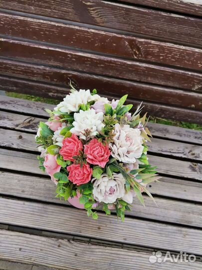 Букет из мыла в шляпной коробке