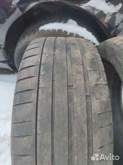 Michelin Pilot Sport 4 225/45 R17 94Y