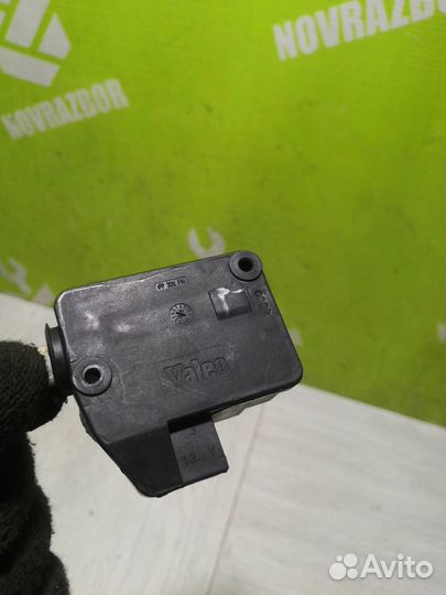 Активатор замка багажника Пежо 206