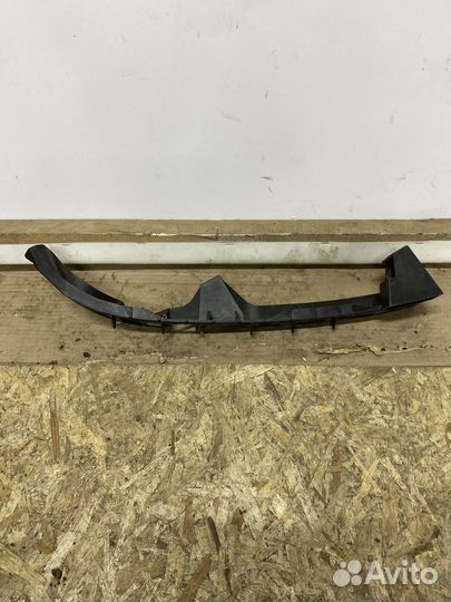 Mazda 3 BK Кронштейн фары правый