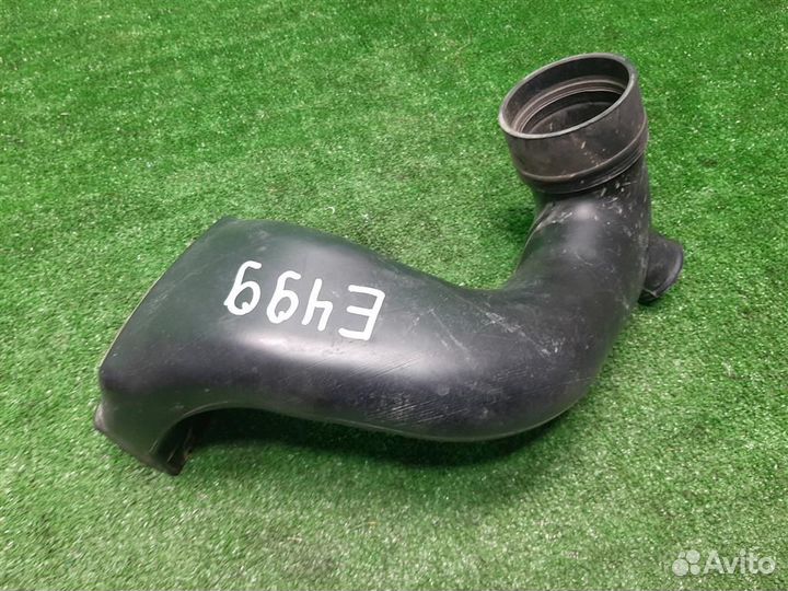 Воздухозаборник Suzuki Grand Vitara 2010