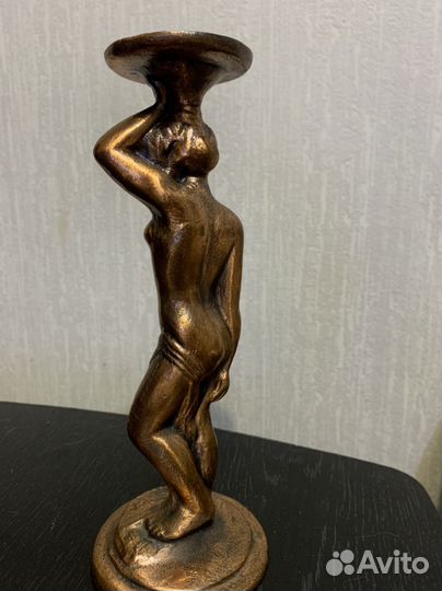 Статуэтка-подсвечник