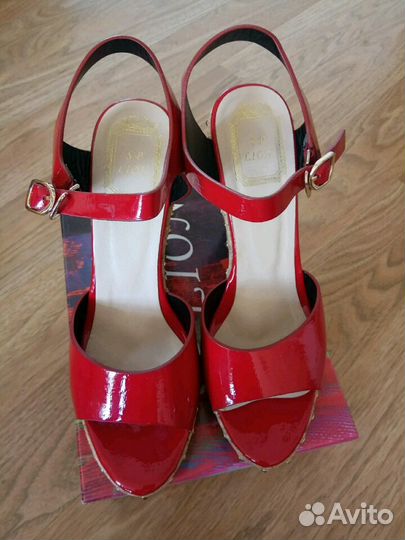 Новые босоножки (р.39)