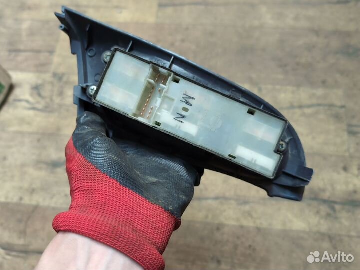 Блок управления Стеклоподъёмниками Nissan Almera