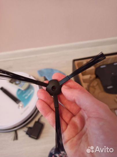 Робот пылесос polaris