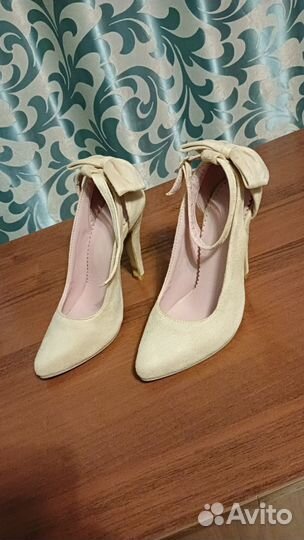 Туфли женские 35 размер бежевые