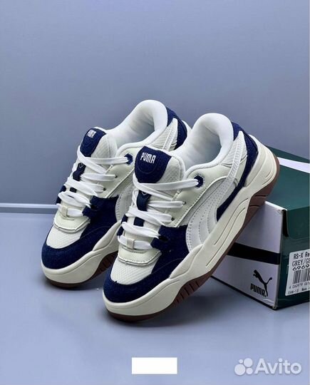 Кроссовки женские