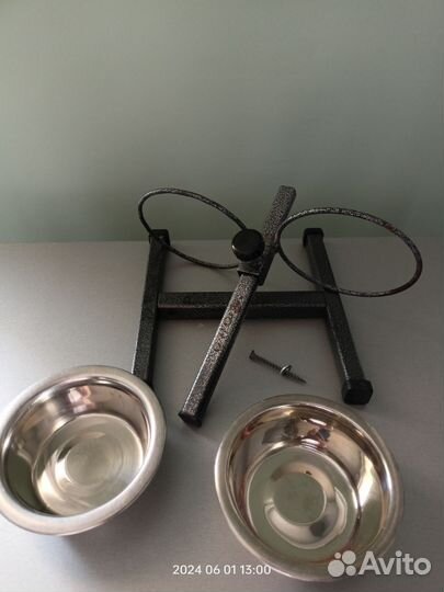 Миски на подставке для собак