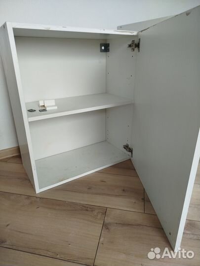 Пара кухонных шкафов