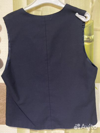 Жилет безрукавка 134-140 рост