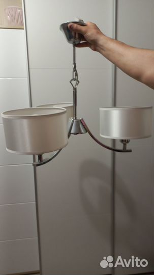 Продам люстру