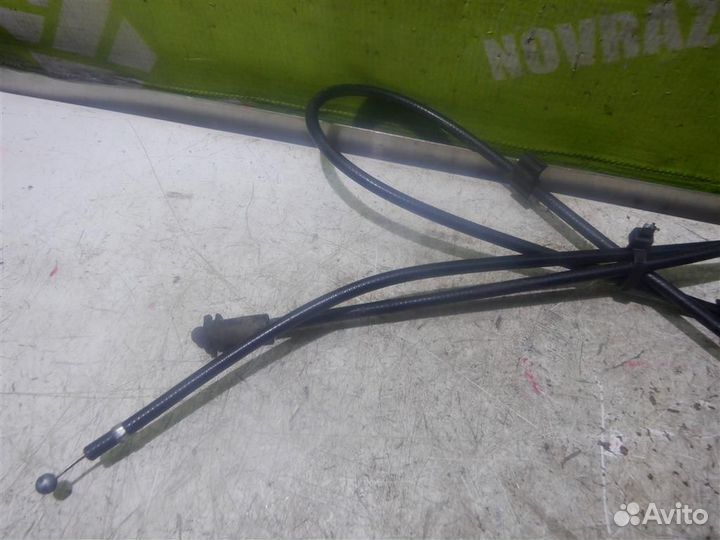 Трос открывания капота Фольксваген Гольф 4 Бора