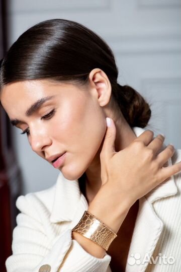 Браслет Pomellato Cocco Wide Gold Cuff Bracelet