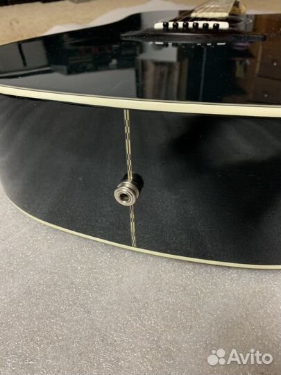 Акустическая гитара yamaha