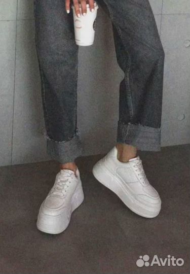 Кросовки женские