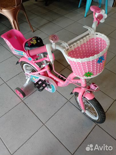 Велосипед для девочки почти новый