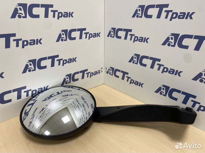 Зеркало над кабиной