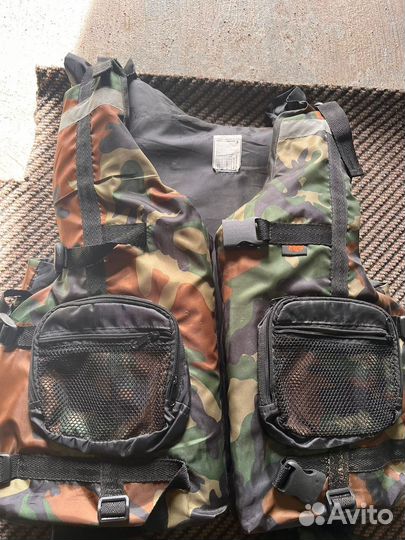 Спасательные жилеты