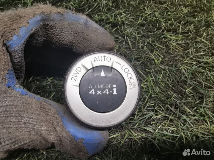 Кнопка включения полного привода Mitsubishi