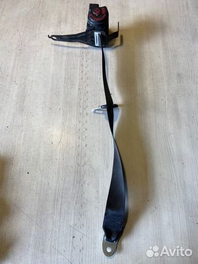 Ремень безопасности задний левый Toyota Corolla