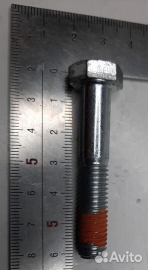 HXE119246 Винт с головкой John Deere