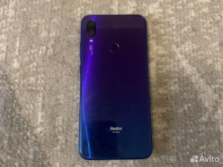 Продаетя телефон