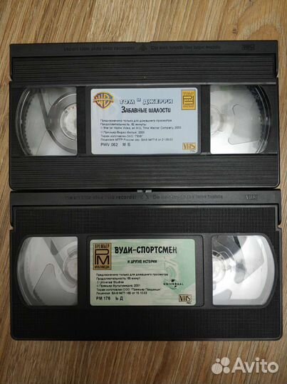 33 Видеокассеты и видеомагнитофон не исправный