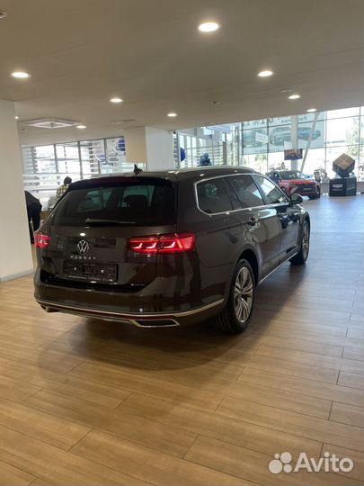Volkswagen Passat 2.0 AMT, 2022, 27 км