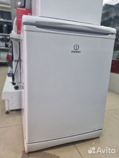 Компактный холодильник Indesit (85 см) /84