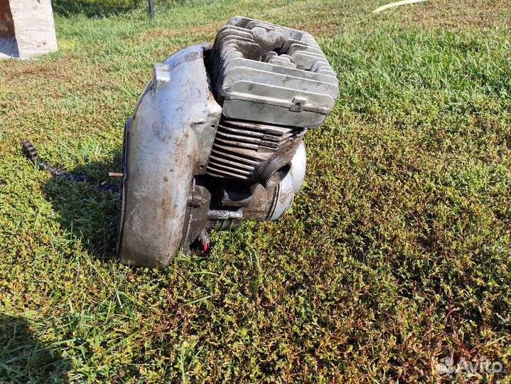 Двигатель на Моторолер