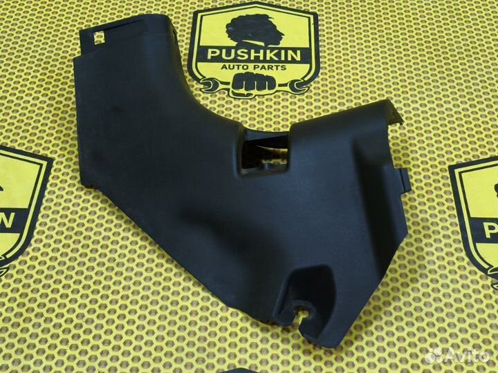 Обшивка стойки передней нижняя левая Mitsubishi