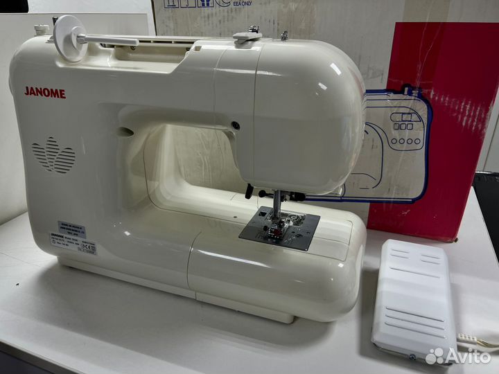 Швейная машина Janome DC3050 / DC50